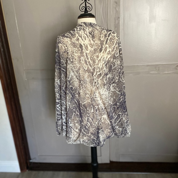 Snake Skin Print Shawl - Picture 4 of 5